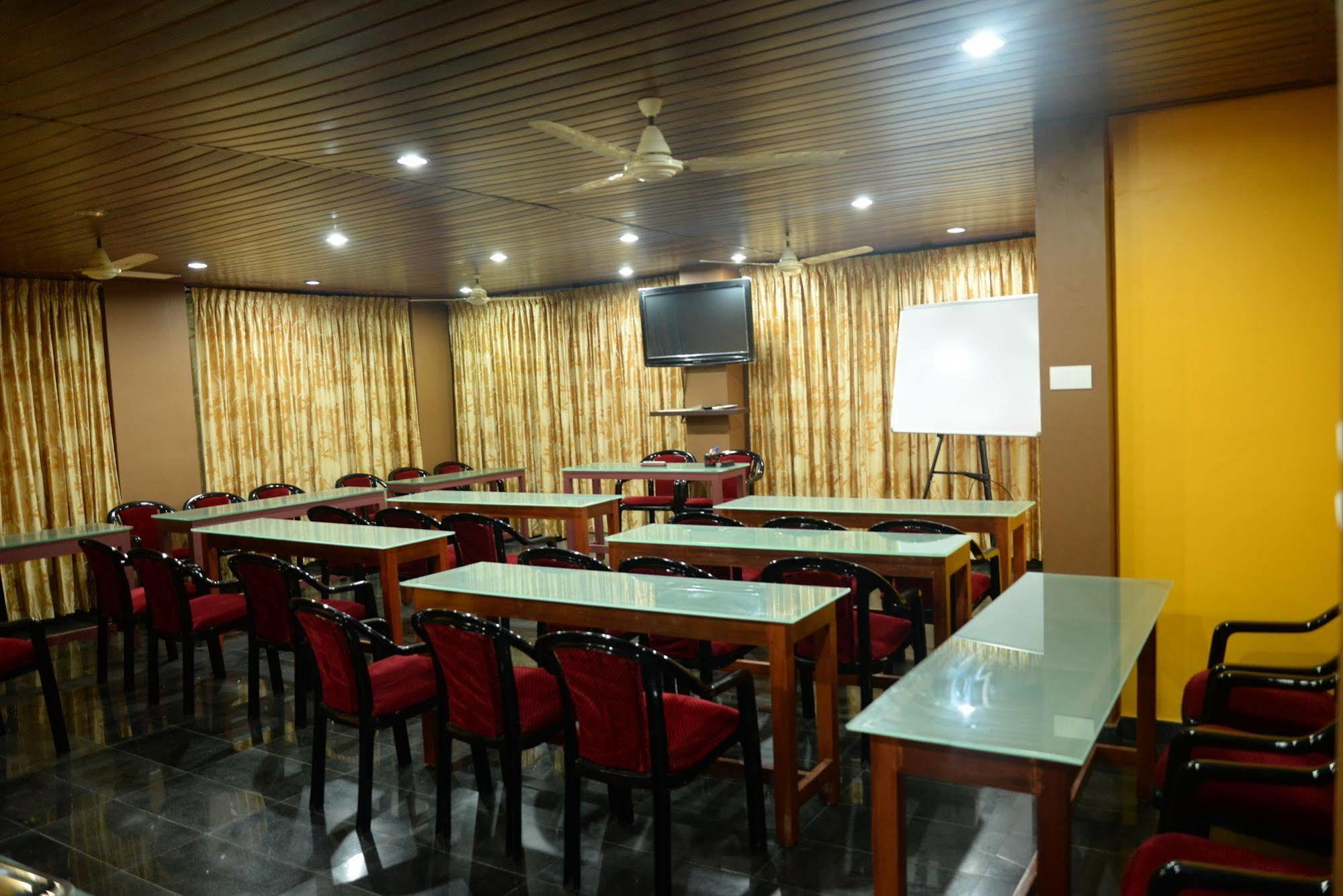 Dreams Hotel Kovalam Esterno foto